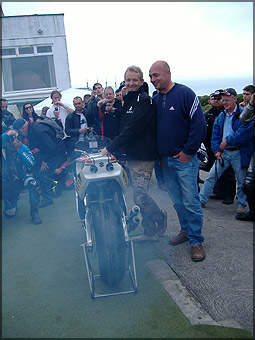K. Schwantz vor der Centenary-Champions-Parade